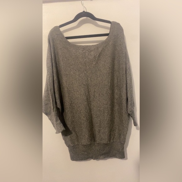 Emptying out my closet. - Picture 3 of 3